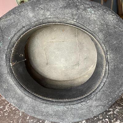LOT 76  ANTIQUE BEAVER TOP HAT