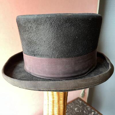 LOT 76  ANTIQUE BEAVER TOP HAT