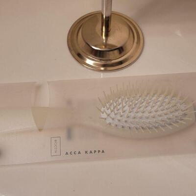 Lot 632: New RESTORATION HARDWARE Hair Brush & Vanity Mirror 
