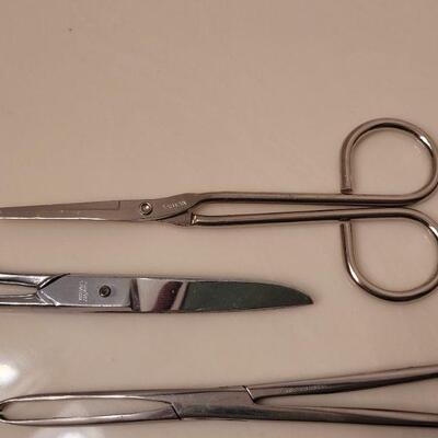 Lot 633: Medical Scissors ect.