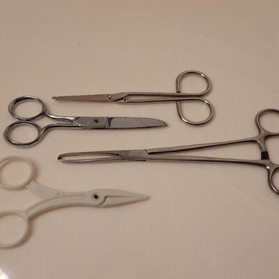 Lot 633: Medical Scissors ect.