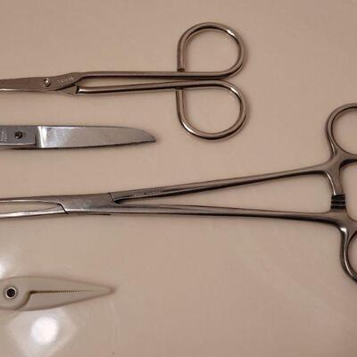 Lot 633: Medical Scissors ect.