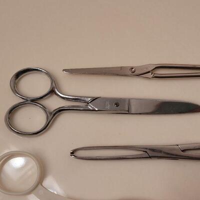 Lot 633: Medical Scissors ect.