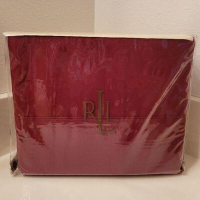 Lot 641: NEW Ralph Lauren Twin Size Sheet Set