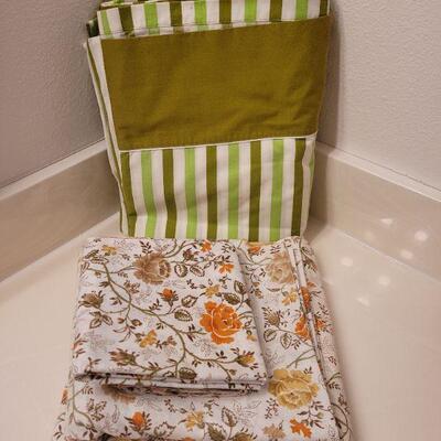 Lot 643: Vintage Sheet Sets (Stripe set doesn't have Pillowcases)