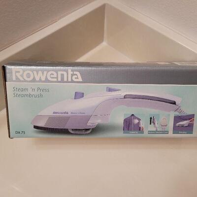 Lot 647: Rowenta Steamer