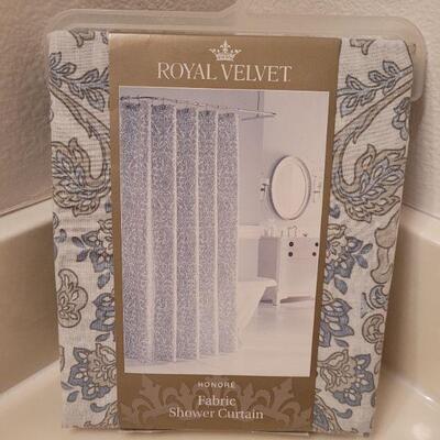 Lot 648: New Royal Velvet Shower Curtain