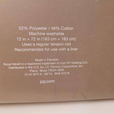 Lot 648: New Royal Velvet Shower Curtain