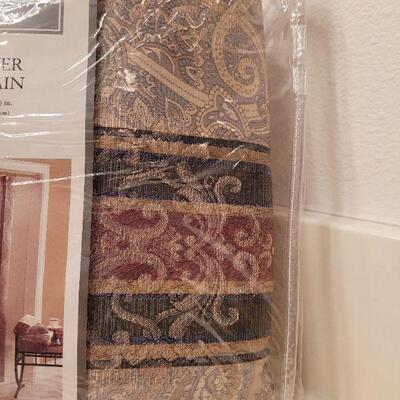 Lot 649: NEW Croscill Shower Curtain 