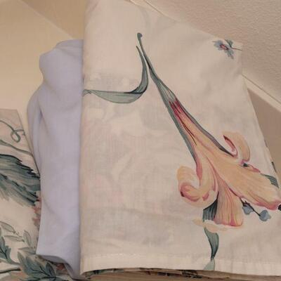 Lot 654: King size Sheet Set