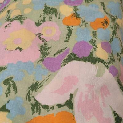Lot 656: Vintage King size Flat & Fitted Sheets 
