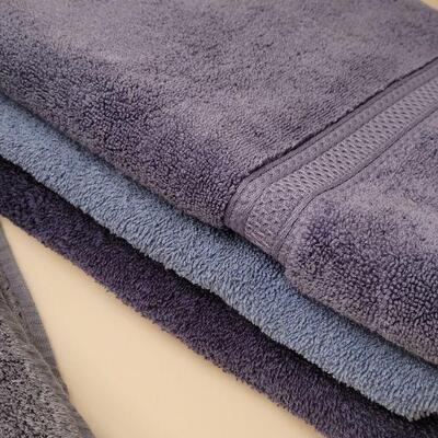 Lot 657: Mixed Blue Towel lot