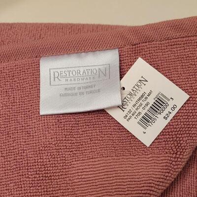 Lot 659: New RESTORATION HARDWARE Hand Towels