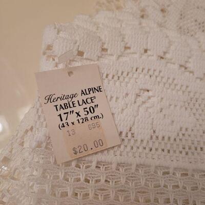 Lot 661: New (4) Heritage Alpine Table Lace Linens