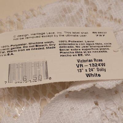 Lot 663: New (4) Heritage Lace Table Linens