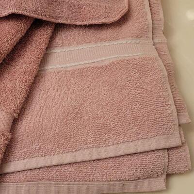 Lot 665: Rose color Towel lot