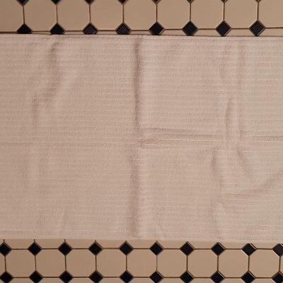 Lot 668: Crate & Barrel Bath Mat