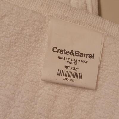 Lot 668: Crate & Barrel Bath Mat