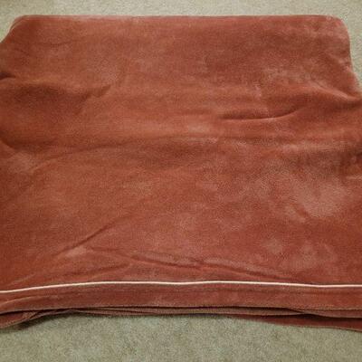 Lot 675: Vellux Rosy Wine Color Blanket