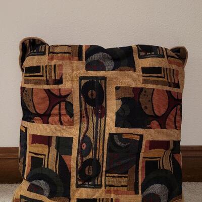 Lot 676: (2) Decorative Pillows 