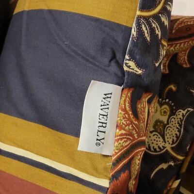 Lot 678: Waverly King Size Bed Set (Comforter, Shams, Pillowcases and Bedskirt