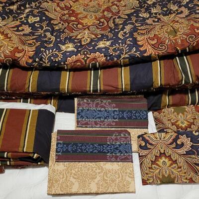 Lot 678: Waverly King Size Bed Set (Comforter, Shams, Pillowcases and Bedskirt