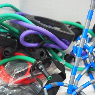 Lot 55 Bead jump ropes, therabands, sliders bands