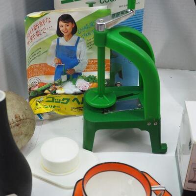 Lot 59 Japanese kitchen tool