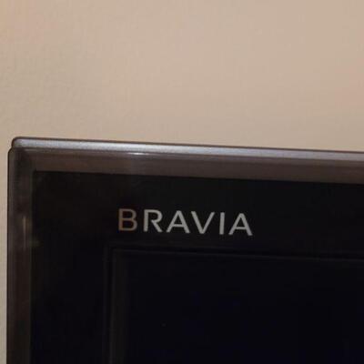 Lot 685: Sony Bravia 46" TV