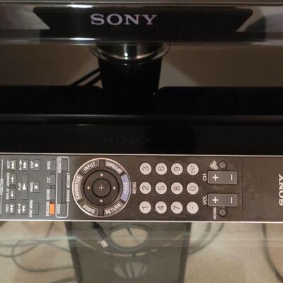 Lot 685: Sony Bravia 46" TV