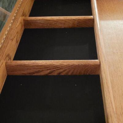 Lot 689: Oak Dresser with Flip Top Jewelry Storage 