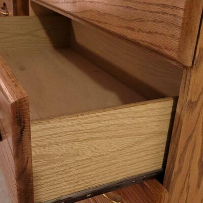 Lot 691: Oak Dresser with Flip Top Jewelry Storage 33" Ã— 19" Ã— 54.5"
