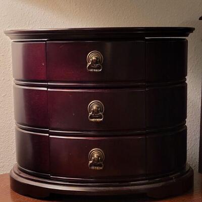 Lot 705: Jewelry Box 10.5"