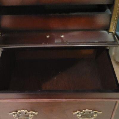 Lot 706: Jewelry Chest