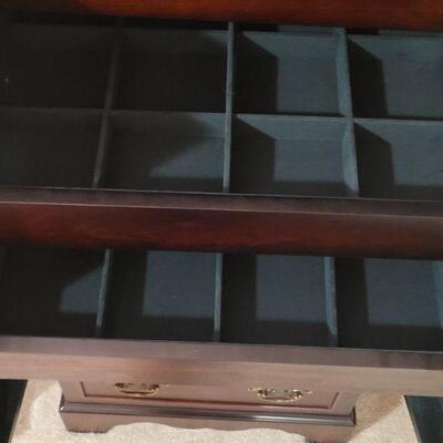 Lot 706: Jewelry Chest