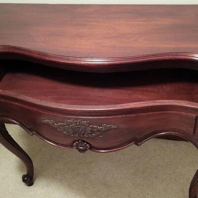 Lot 724: BOMBAY Carved Console Table 51" Ã— 19" Ã— 34.75"