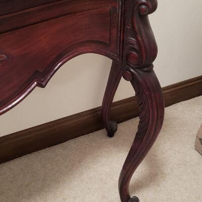 Lot 724: BOMBAY Carved Console Table 51" Ã— 19" Ã— 34.75"