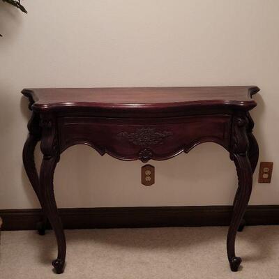Lot 724: BOMBAY Carved Console Table 51" Ã— 19" Ã— 34.75"