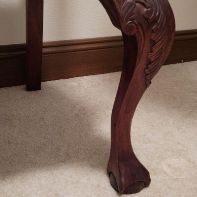 Lot 726: Claw foot Bench 