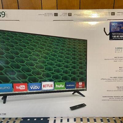 LOT 103  VIZIO SMART TV 39"