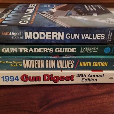Lot 740: Vintage Gun Guides