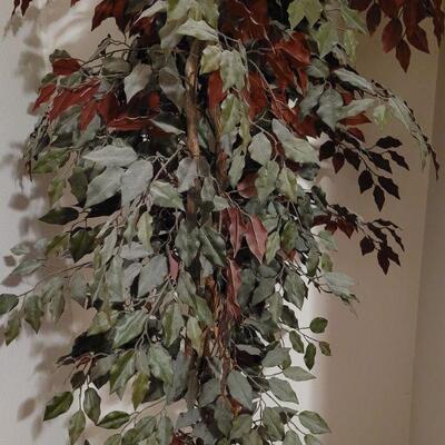Lot 746: Handmade Silk Tree 