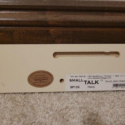  Lot 750: Wall Plaque 8.5" Ã— 3" 