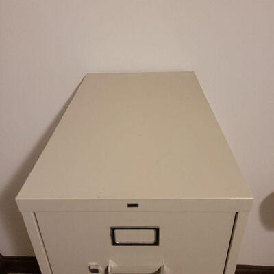 Lot 751: Metal Filing Cabinet 