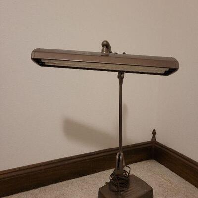 Lot 754: Mid Century Modern Adjustable Desk Lamp