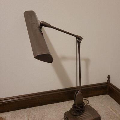 Lot 754: Mid Century Modern Adjustable Desk Lamp
