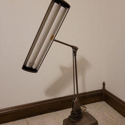 Lot 754: Mid Century Modern Adjustable Desk Lamp