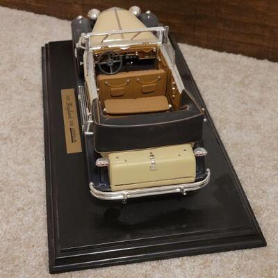Lot 756:  1932 Maybach D68 Zeppelin Model