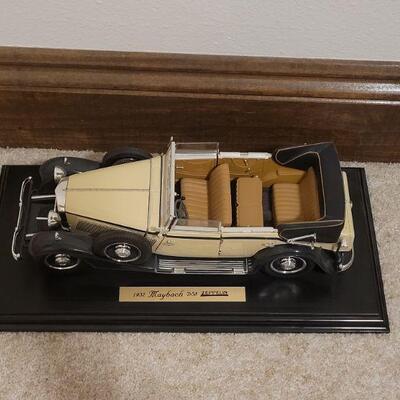 Lot 756:  1932 Maybach D68 Zeppelin Model