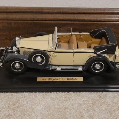 Lot 756:  1932 Maybach D68 Zeppelin Model